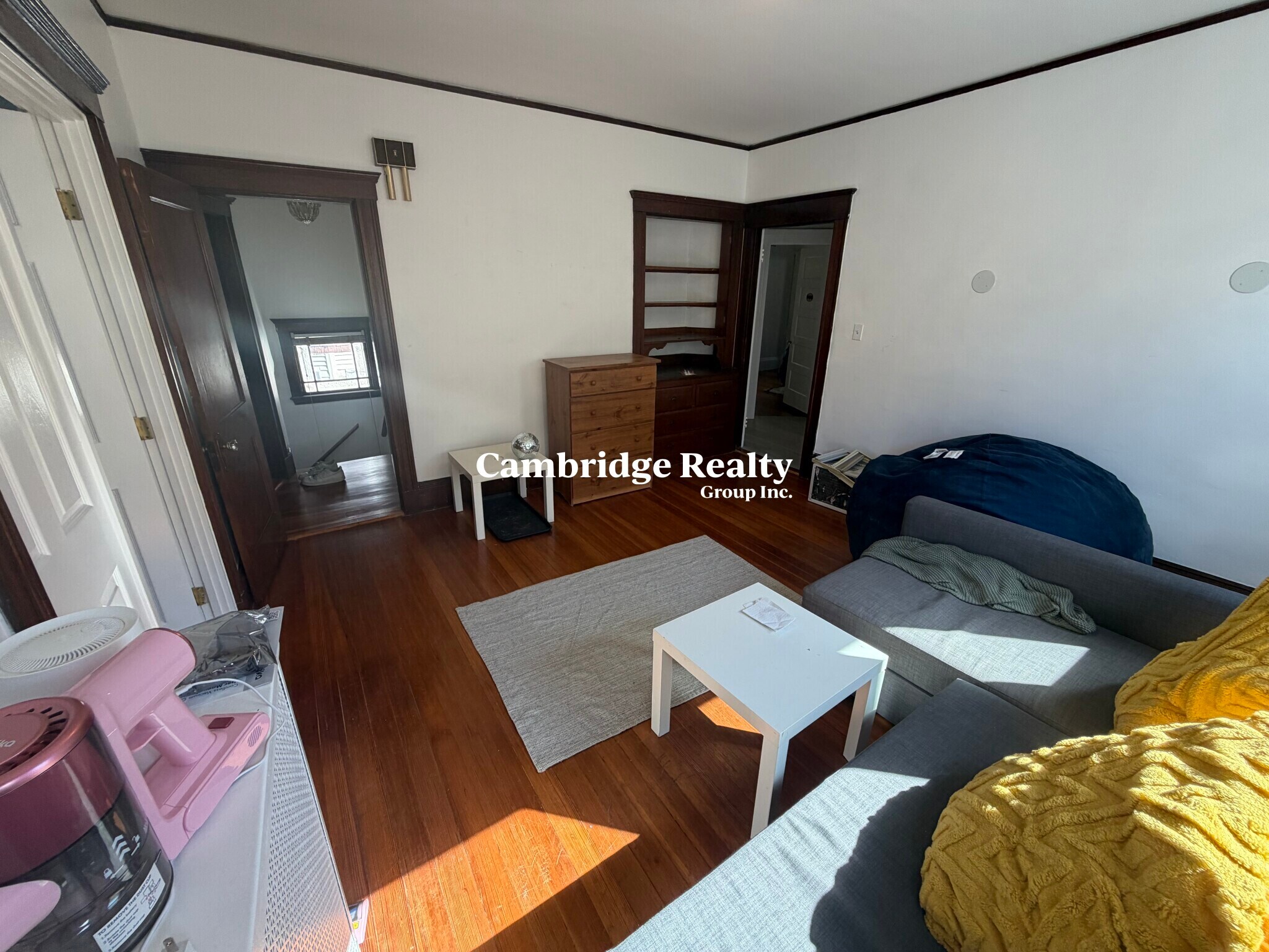 Building Photo - 100 W Adams St