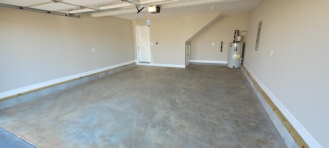 Building Photo - 1098 Whitney Dr