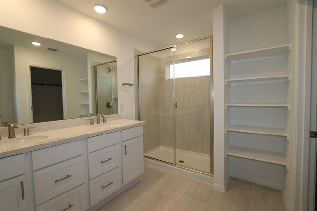 Building Photo - 1611 Iberville Dr