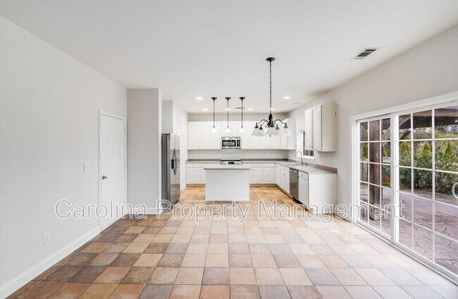 Building Photo - 9710 Rocky Ford Club Rd