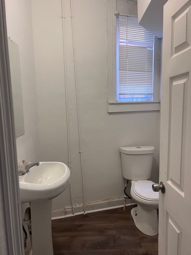 Building Photo - Spacious 4-Bedroom + Bonus Room, 1.5-Bath ...