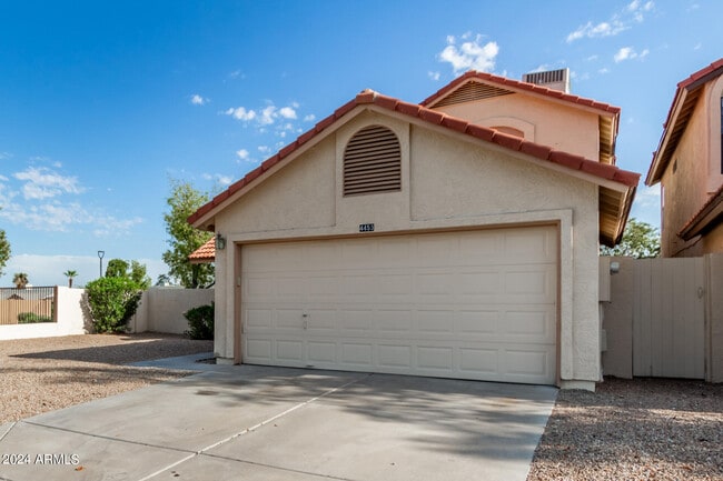 Building Photo - 4453 E Wildwood Dr