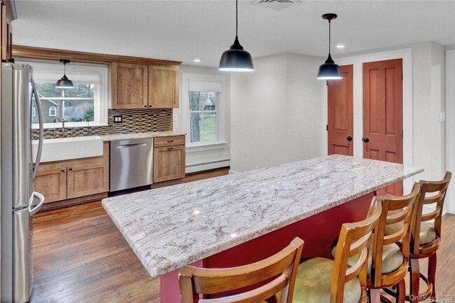 Building Photo - 42 Blydenburgh Ln