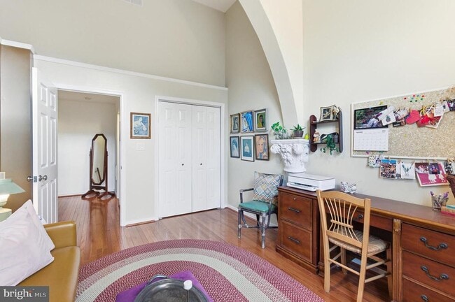 Building Photo - 122 W Henrietta St