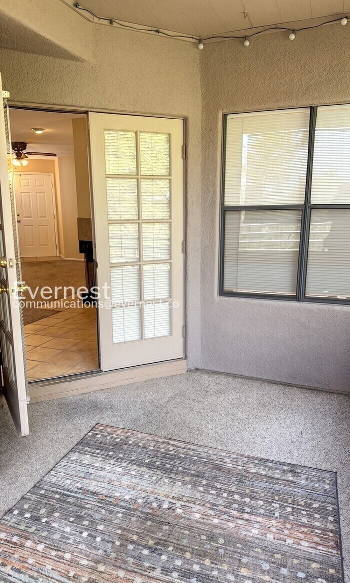 Building Photo - 6655 N Canyon Crest Dr