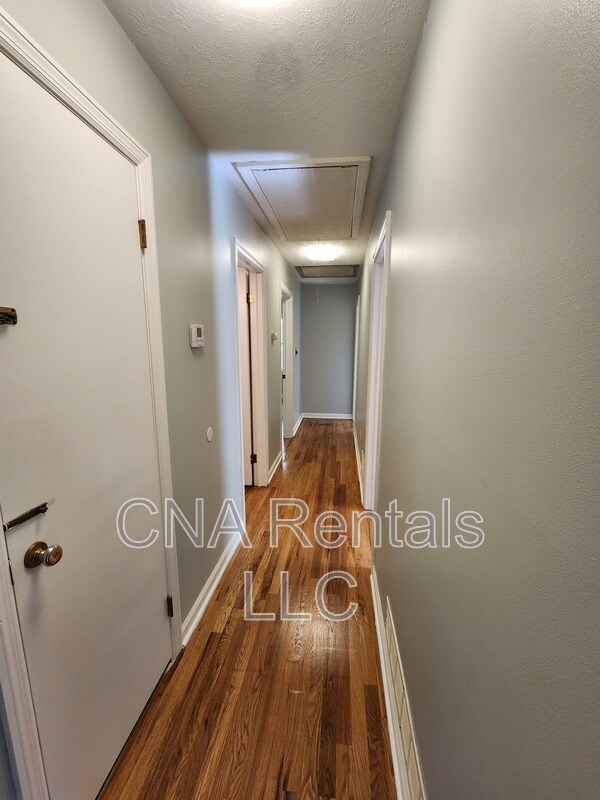 Building Photo - 626 Honeybear Ln