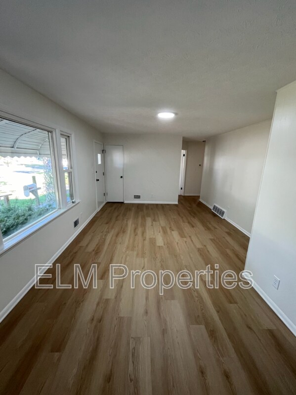 Building Photo - 818 S Ashburton Rd
