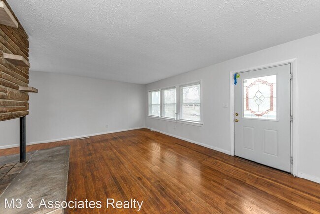 Building Photo - 3 br, 1 bath House - 1272 Zettler Road