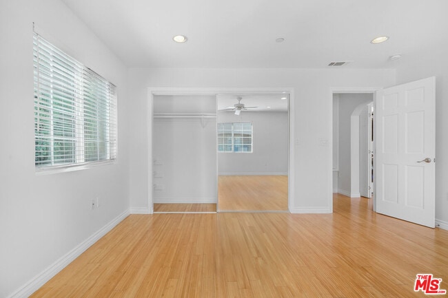 Building Photo - 741 N Las Palmas Ave