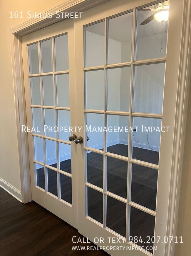 Building Photo - 161 Sirius St