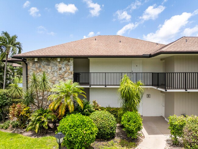 Building Photo - 551 Greensward Ln