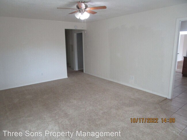 Building Photo - 3 br, 2 bath House - 8813 Snow Heights Blv...