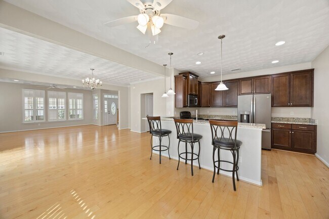 Building Photo - 5543 Botanical Dr