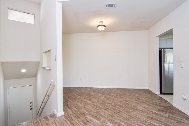 Building Photo - 4144 Greystone Way