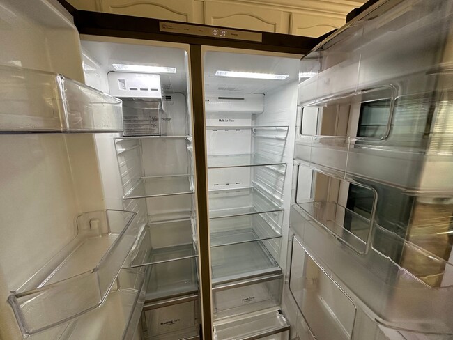 Building Photo - 3-bedroom, 3.5-bathroom nestled in Wyndhurst VA.