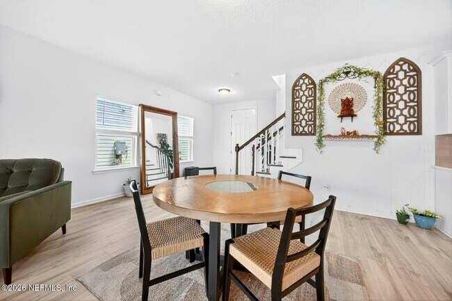 Building Photo - 168 Torres Trce