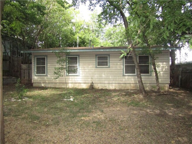 Building Photo - East Austin 3x2 Home Near Downtown & UT