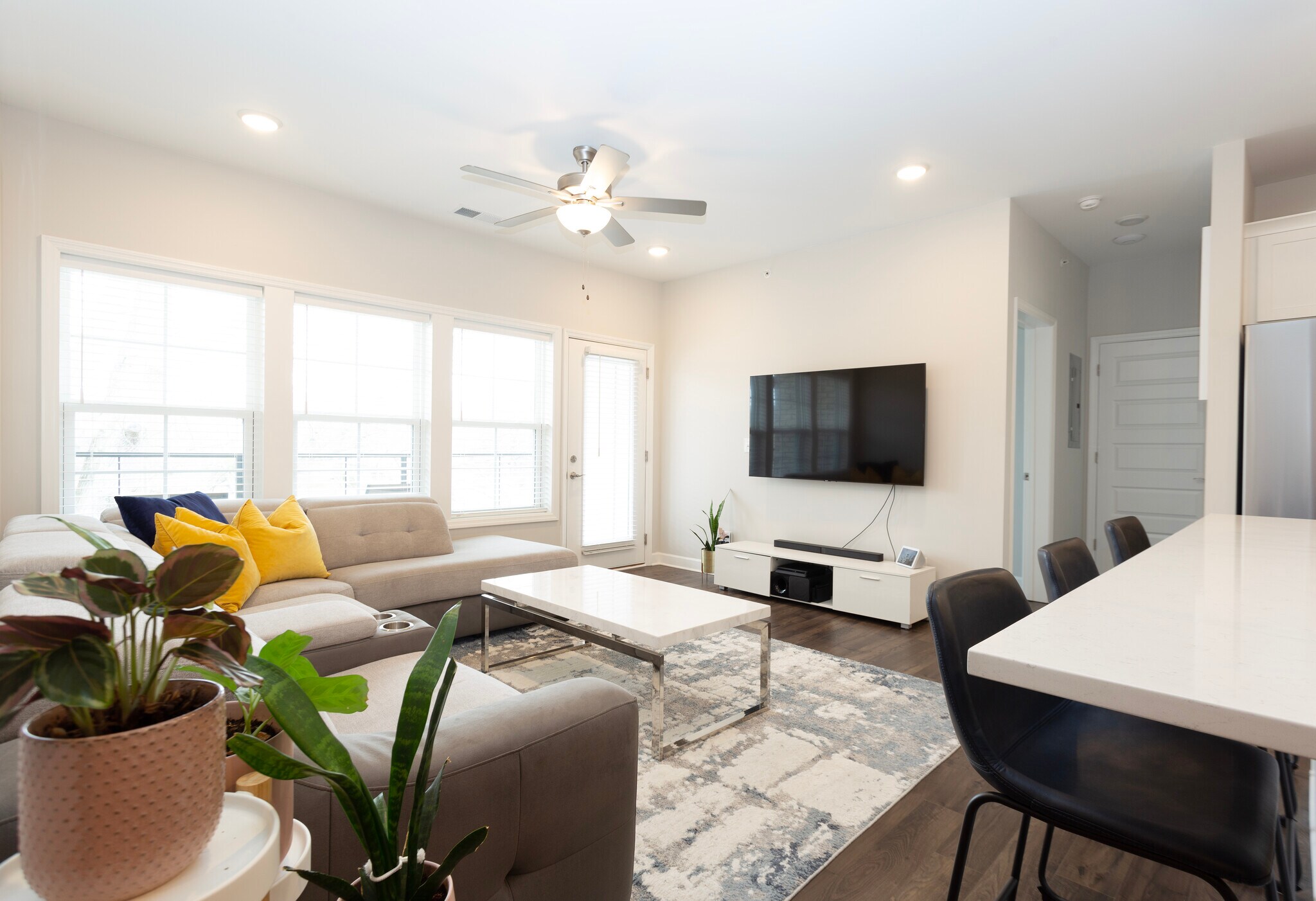 Living room.1 - 7501 Highway 70 S