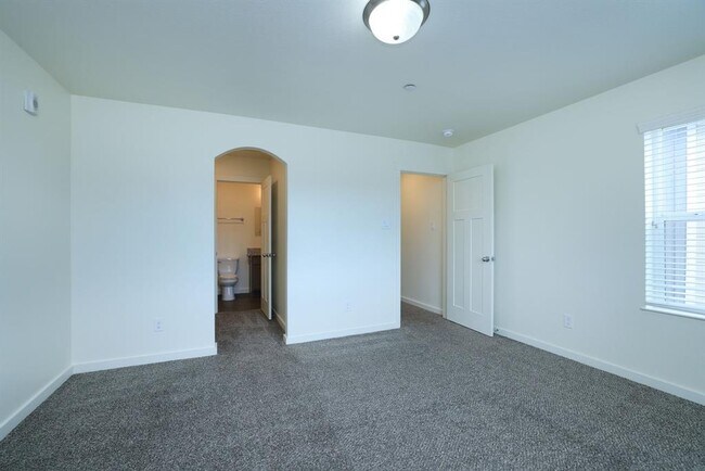 Building Photo - 21155 Gosling Rd