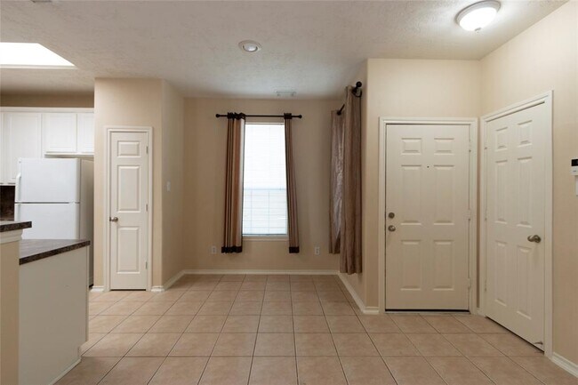 Building Photo - 25227 Boulder Bend Ln
