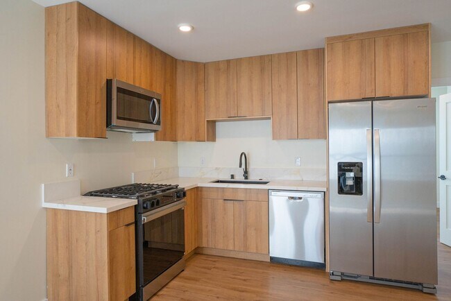 Building Photo - 1038 Westmoreland Ave