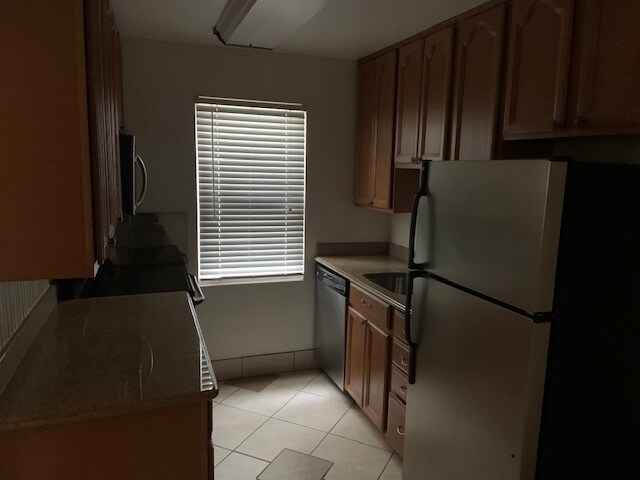 Building Photo - 7209 Flower Ave