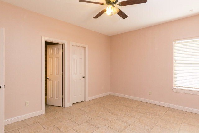 Building Photo - 4Bed/3.5Bath WITH A POOL Now available in Mcallen TX