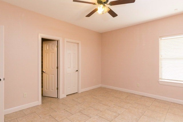 Building Photo - 4Bed/3.5Bath WITH A POOL Now available in Mcallen TX (Taylor and 495)