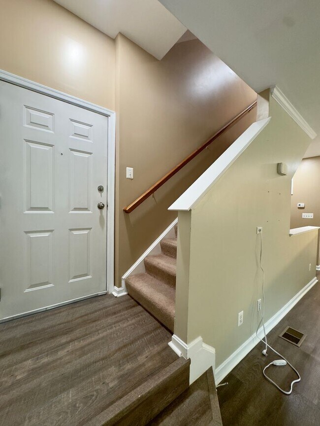 Building Photo - Charming 3BD/2BA/2 Half Bath Townhome with Garage in Havre de Grace, MD!