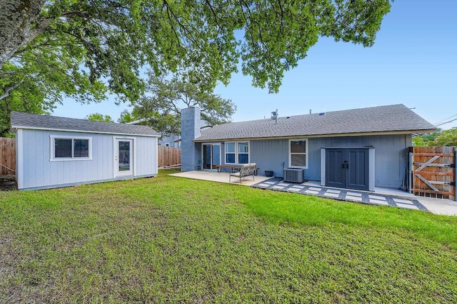 Building Photo - 10815 Lambert Cir