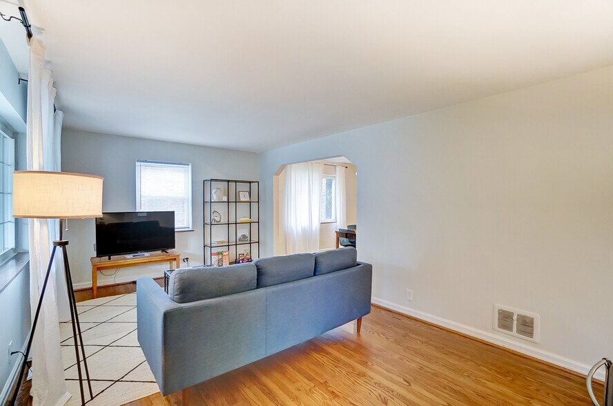 Building Photo - 531 Norway Ave