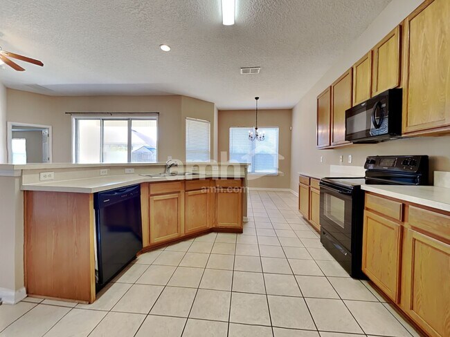 Building Photo - 3108 Silverado Cir