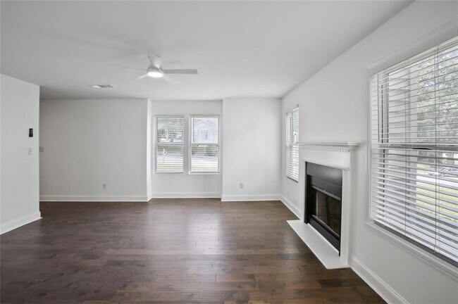 Building Photo - 1569 Foote St NE