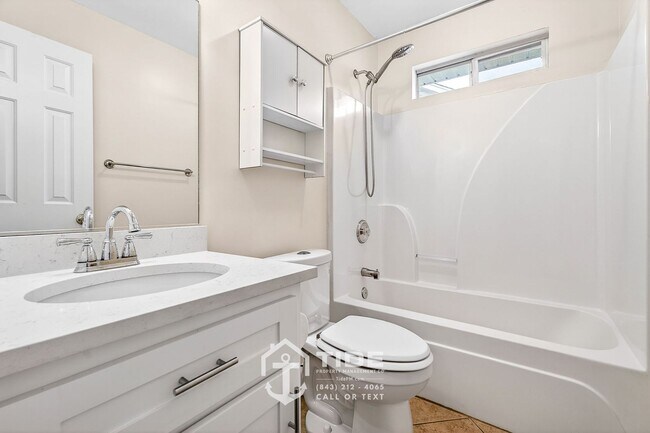 Building Photo - Modern Comfort in North Charleston