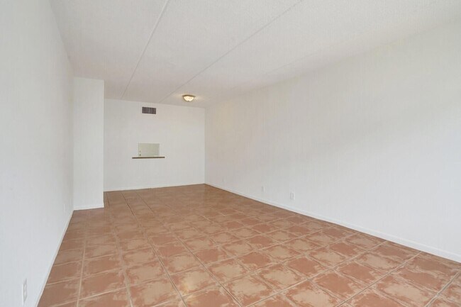 Building Photo - 4500 N Flagler Dr