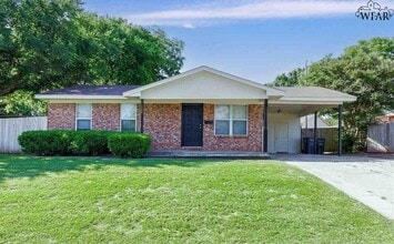 Building Photo - 1309 Harvey Dr