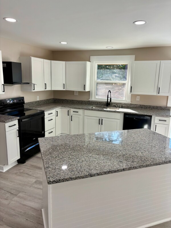 Building Photo - 1136 Chadford Rd