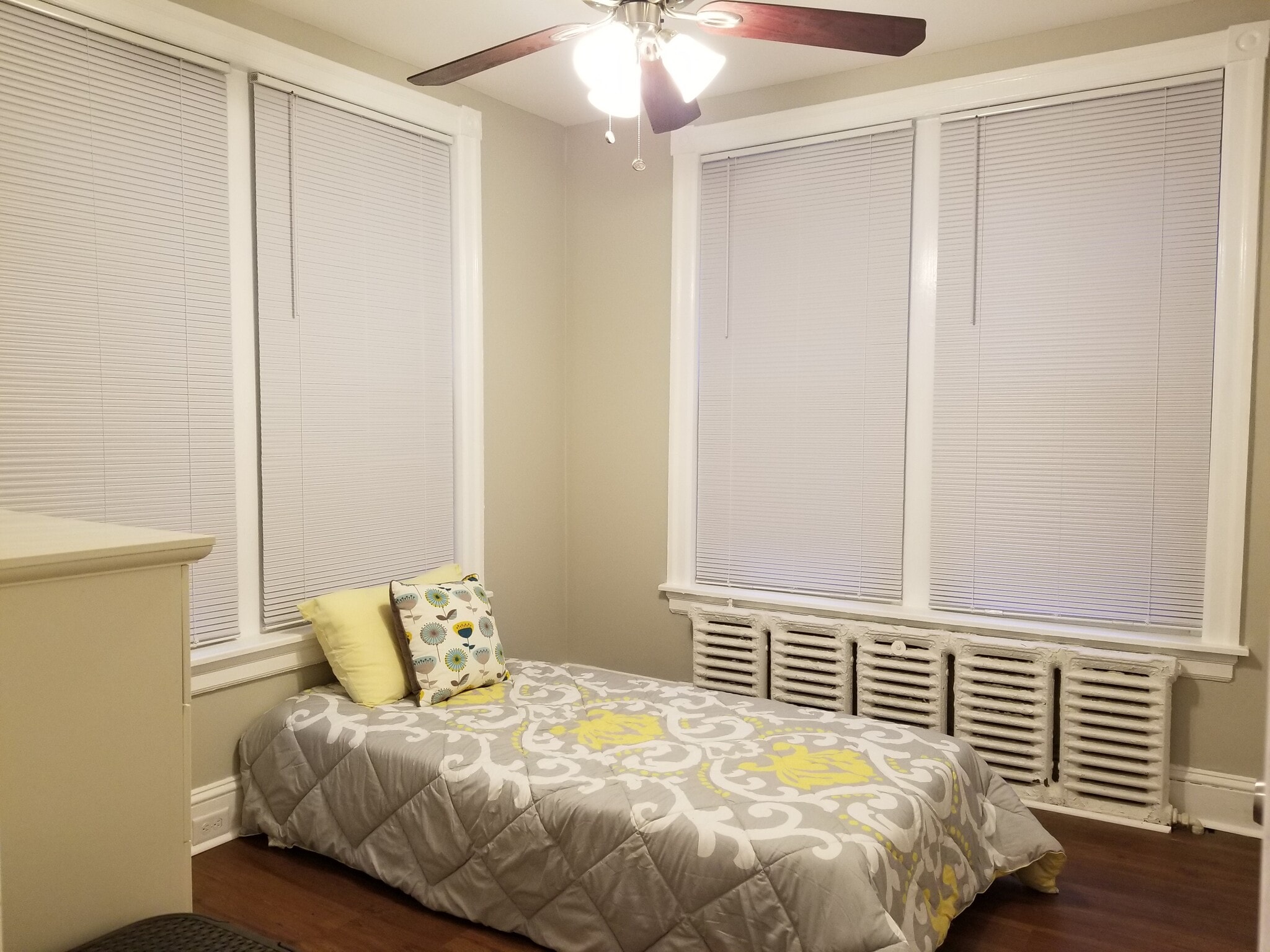 Bedroom 2 - 4541 Manayunk Ave