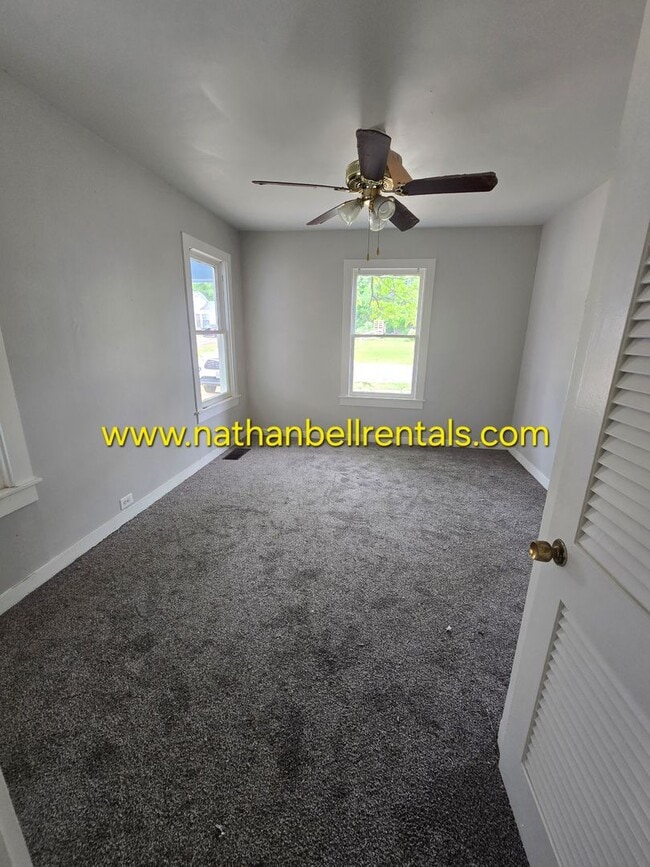 Building Photo - Single-Family Home: 3 Bed, 2 Bath