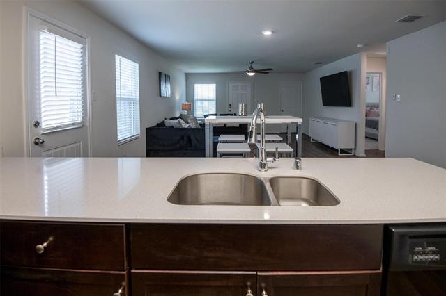 Building Photo - 1215 Fairford Rd