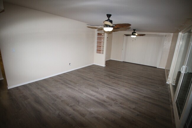 Building Photo - 7932 E Rosewood St