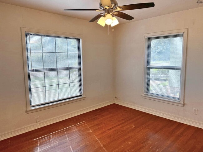 Building Photo - 3304 Sherwood Ln