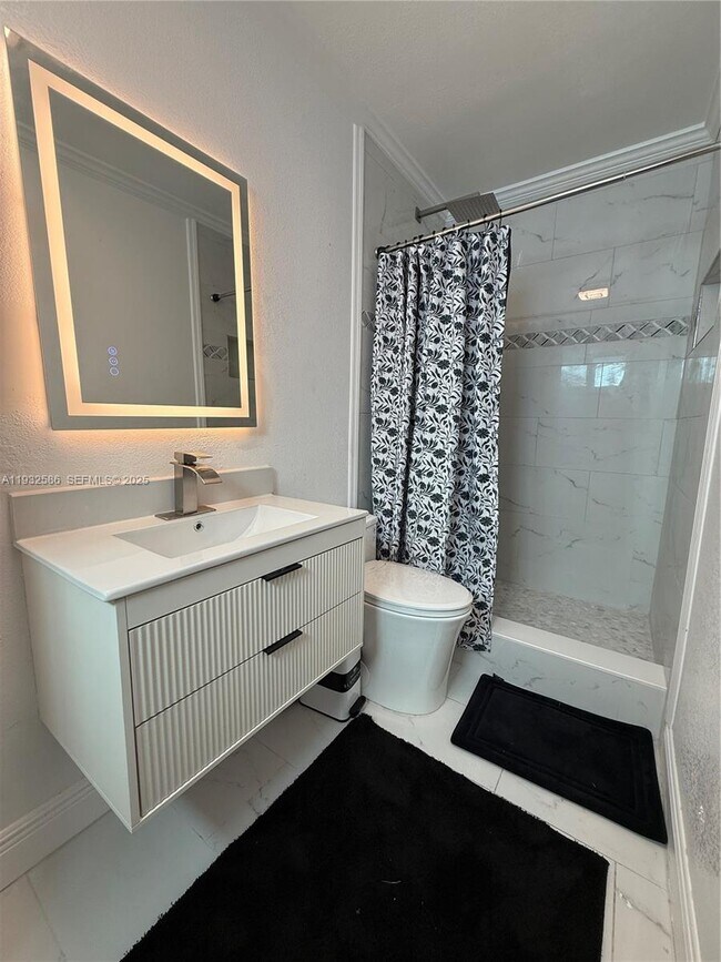 Building Photo - 2706 Montego Dr