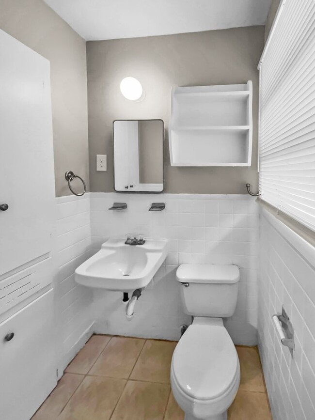 Building Photo - Charming 3-Bedroom Home in Desirable Fort Worth Neighborhood