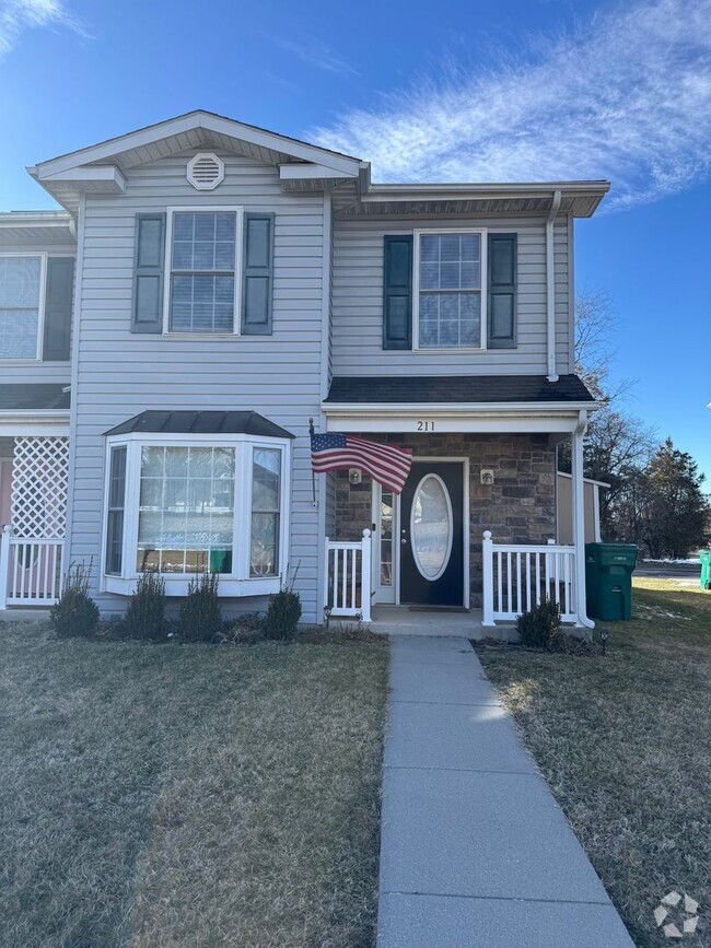 Building Photo - End Unit Townhouse for Rent in Grottoes