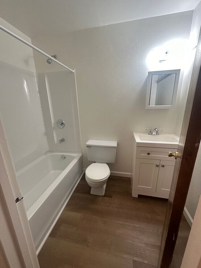 Building Photo - Zanetta Dr. (3057)