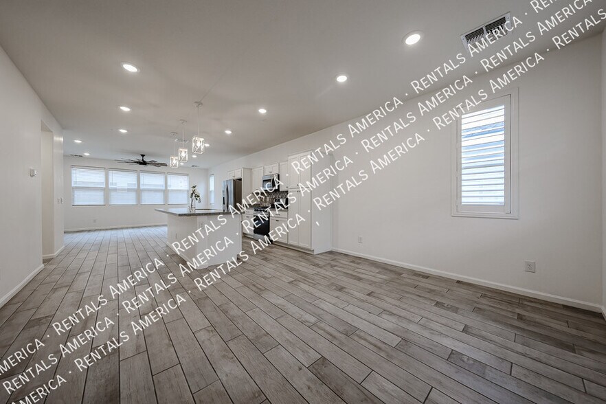 Building Photo - 1857 W 22nd Ave