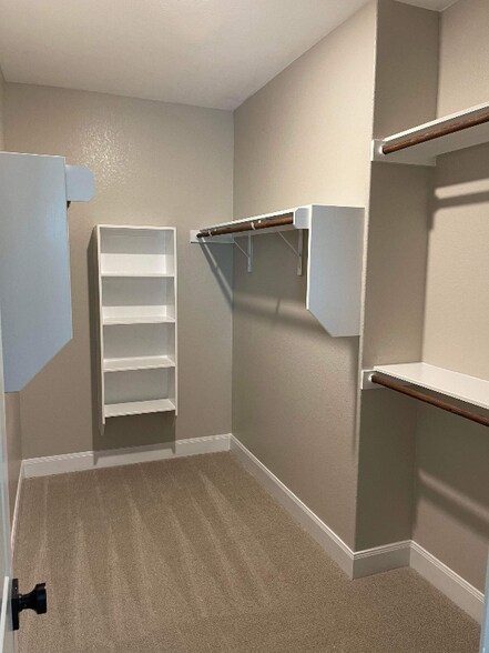 Building Photo - 704 Shoal Crk