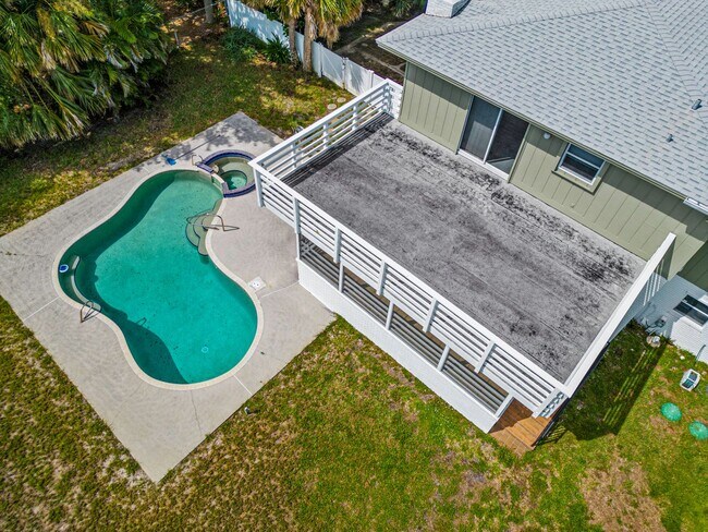 Building Photo - 7810 S Tropical Trail