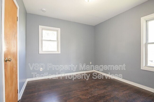 Building Photo - 3484 W 60th St